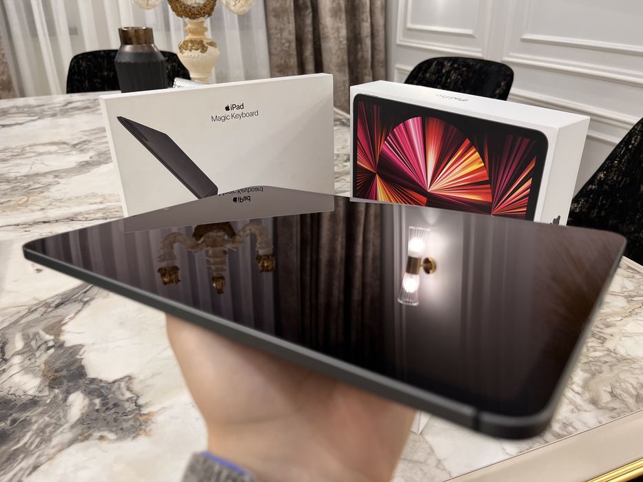 Ipad pro 11 inch (Wi-Fi+Cellular) + Magic Keyboard