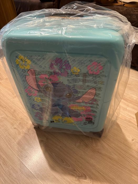 Куфар  American Tourister stitch