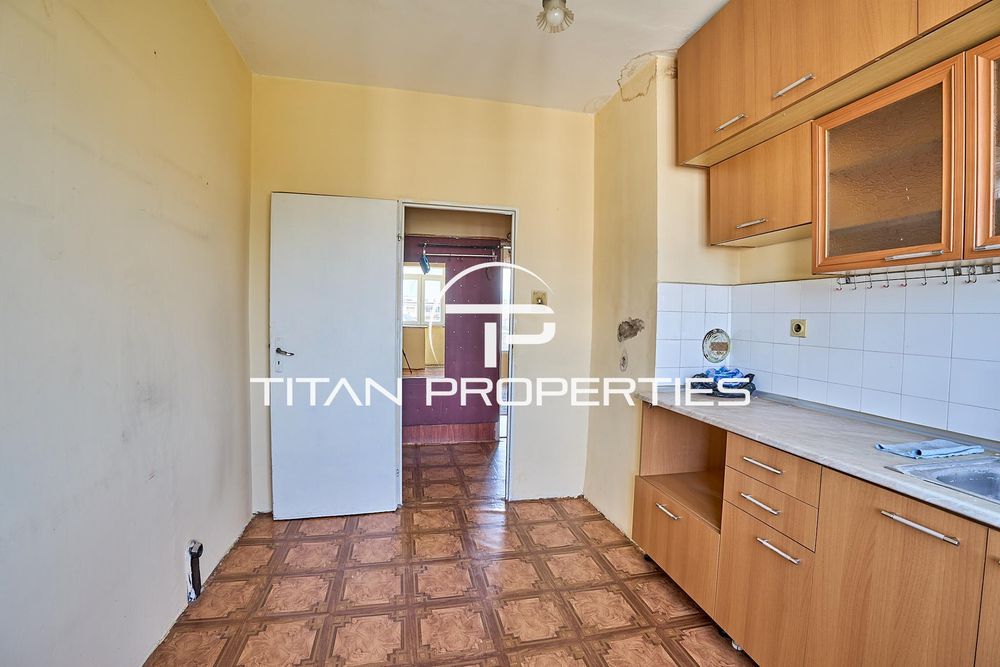 Продава се Тристаен апартамент в Пловдив, Център - 80 кв.м за 828 €/кв.м - Снимка #2