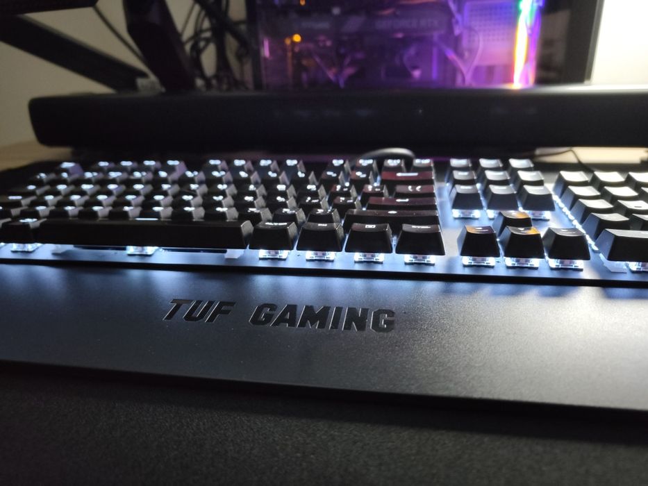 Срочно игровой компьютер, вместе с креслом и столом.