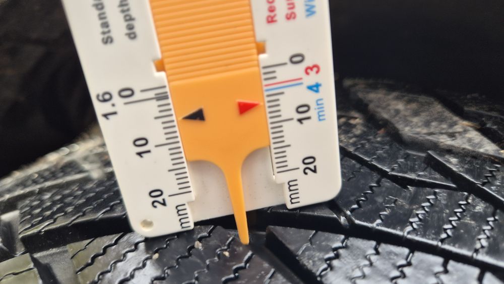 4бр Алуминиеви джанти със зимни гуми  за Мерцедес 16цола