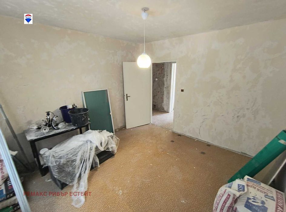 Продава се Тристаен апартамент в Русе, Родина 2 - 82 кв.м за 1194 €/кв.м - Снимка #4