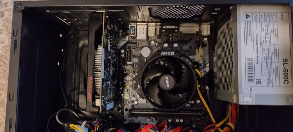 KIT PC Ryzen 5, 8 Gb DDR4 + SSD 240 GB.