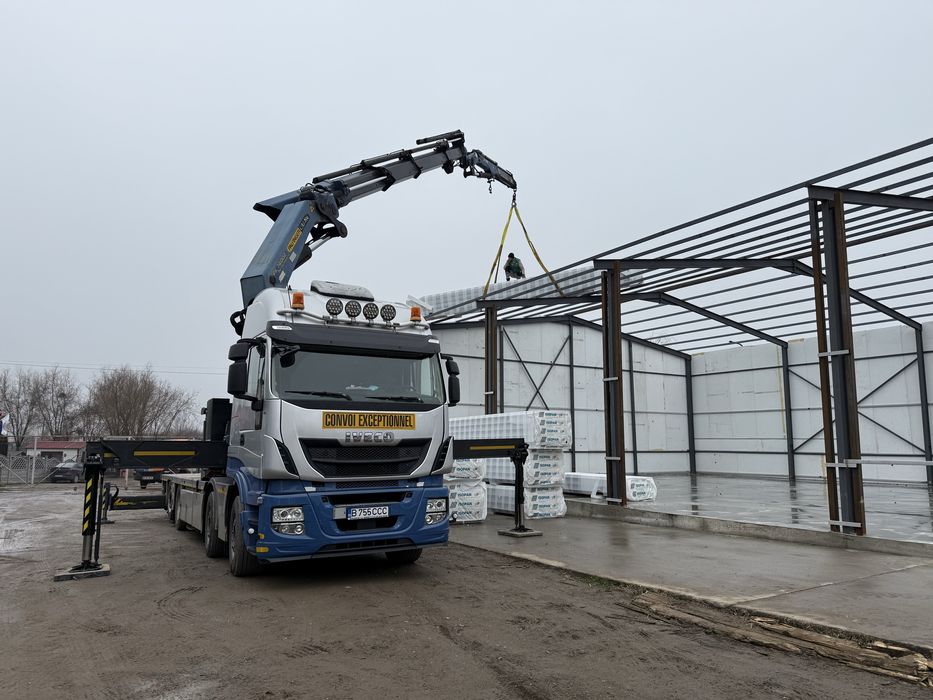 Transport container cu macara