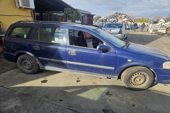 Bara fata Opel Astra 2004 1.7 CDTi MT (80 hp)