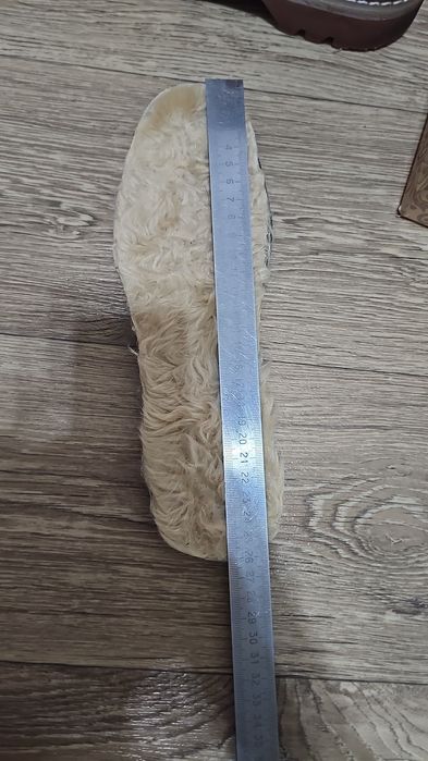 Продаю зимние боты Caterpillar