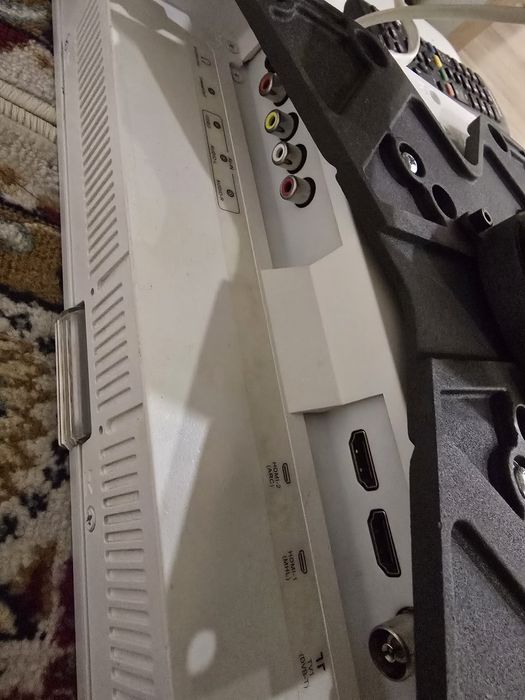 Телевизор. НЕ СМАРТ. Б/У.