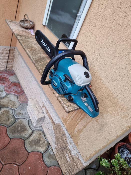 Makita     benzina  DCS 4301