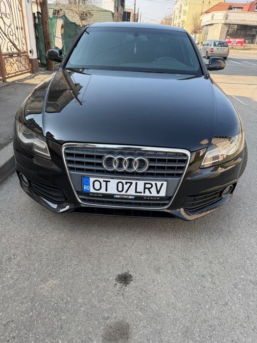 Vând Audi A4 ....