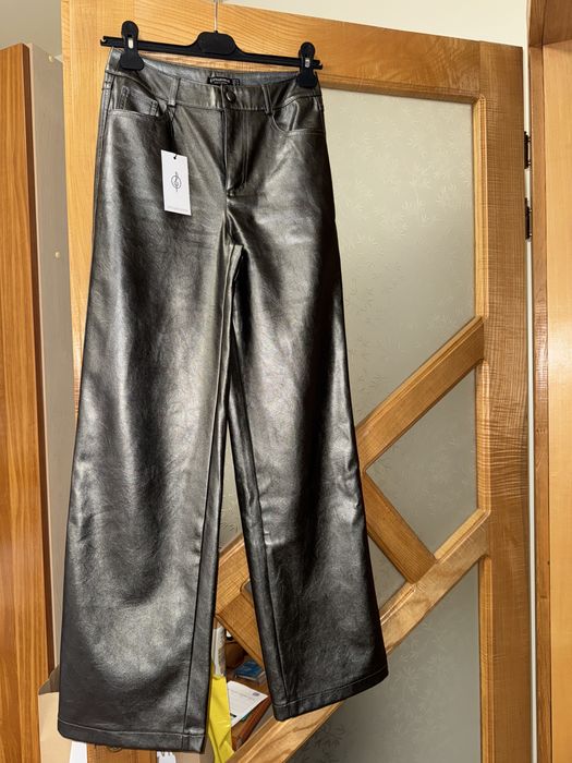 Pantaloni din piele ecologica