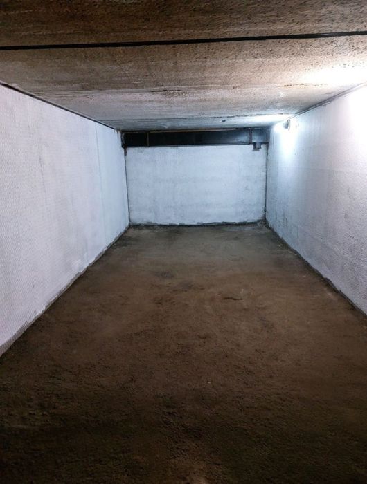 Срочно сдаётся сухой гараж