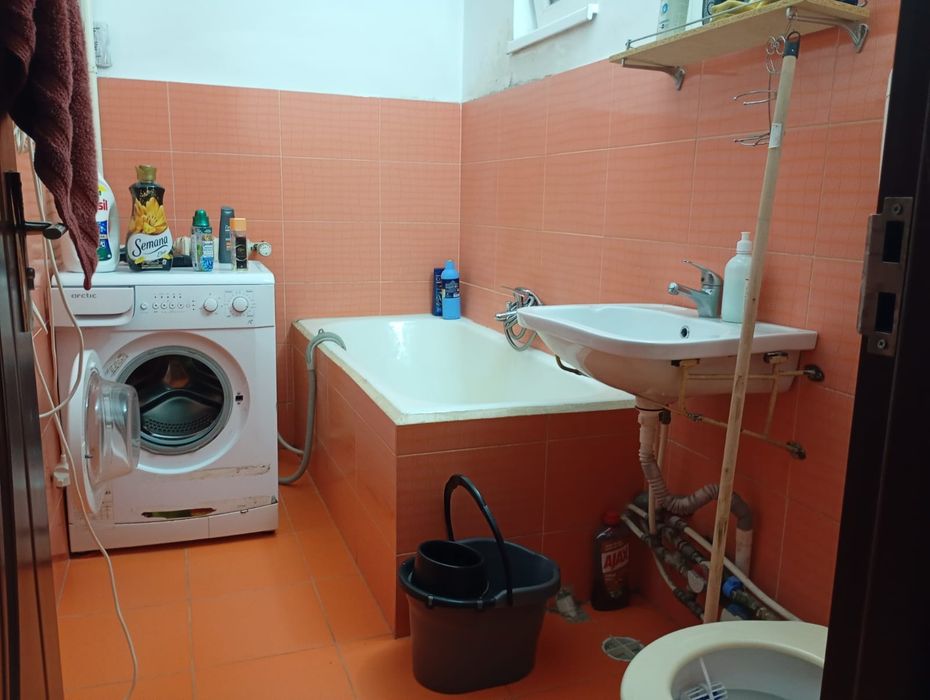 Închiriez apartament cu o camera