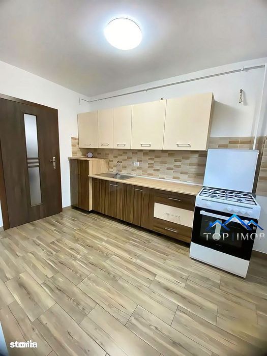 PRIMA INCHIRIERE, 2 decomandate etajul 3, renovat, totul nou, Energiei — fotografia 3
