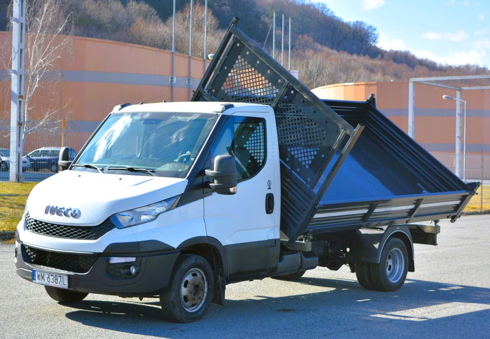 Iveco Daily 2015 basculabil pe 3 parti