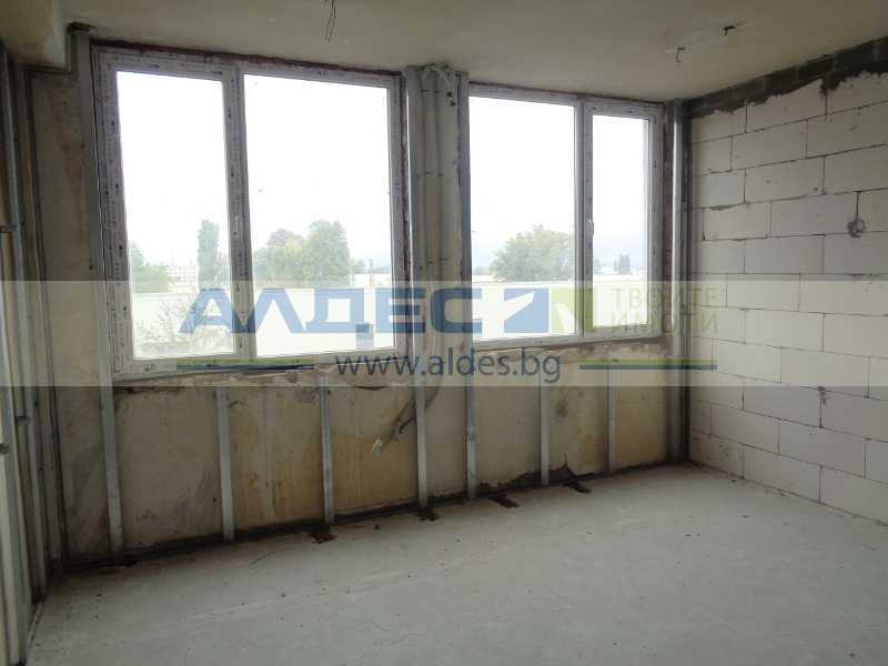 Продава промишлено помещение в Казичене!