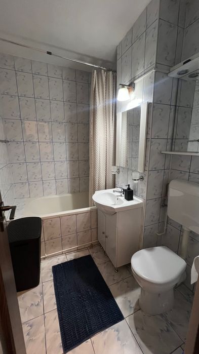 Garsonieră de închiriat – Tractorul | Parcare inclusă