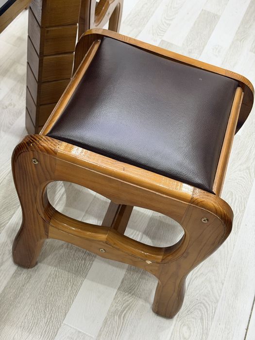 КУХОННЫЙ стол сотилади