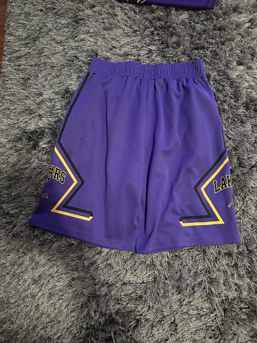 Vand Pantaloni NBA scurti ca Jordan
