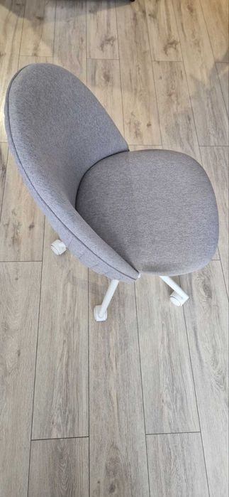 Офис стол KOKKEDAL сив текстил/бяло