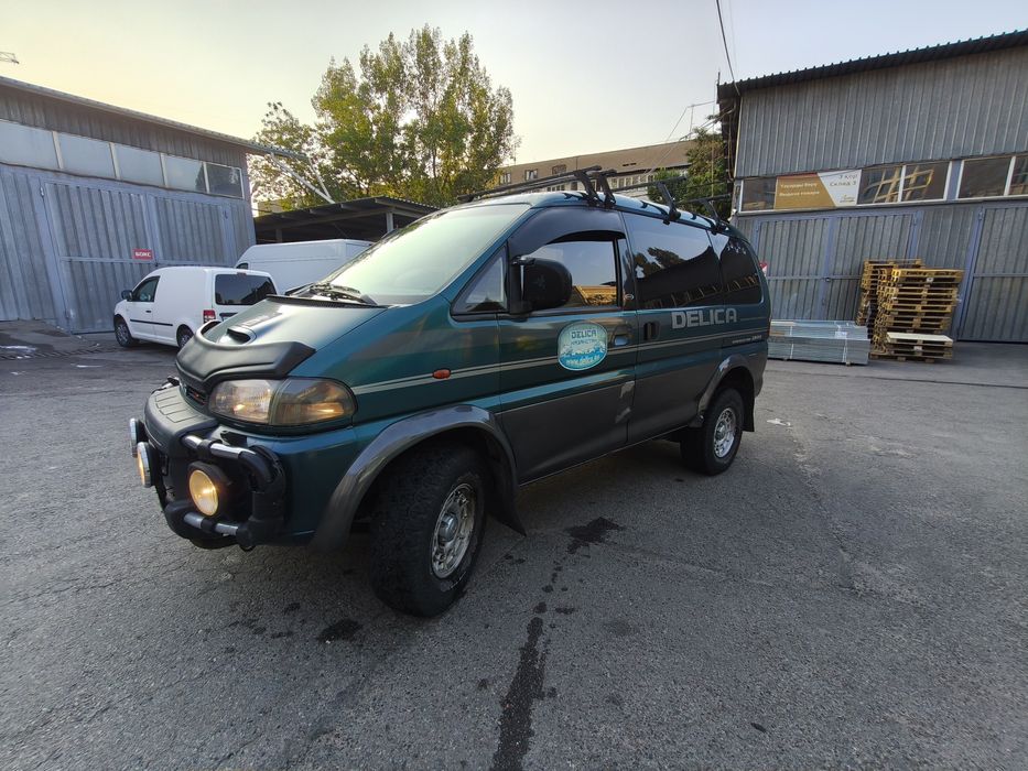 Mitsubishi delica