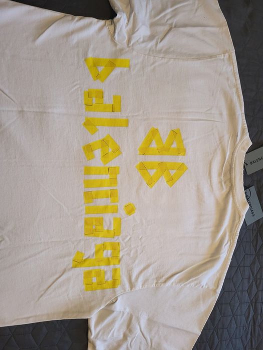 Оригиналта тениска Balenciaga