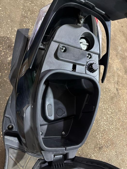 Продам скутер, объём 49см³, пробег 50км.