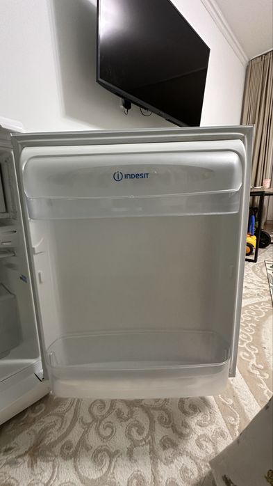 Продам холодильник INDESIT