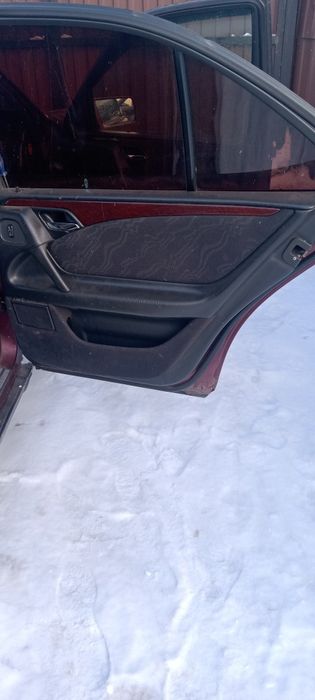 Дверные обшивки,  Мерседес 210