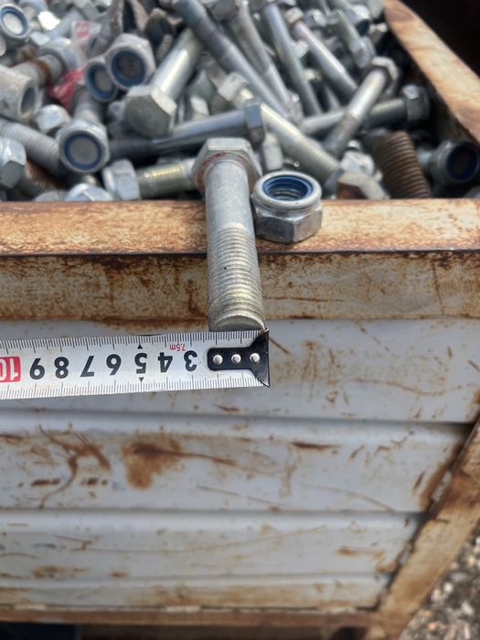 Продам болты болты