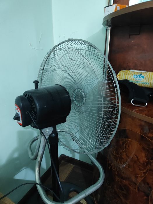 Продаётся вентилятор в рабочем состоянии покупал в прошлом году