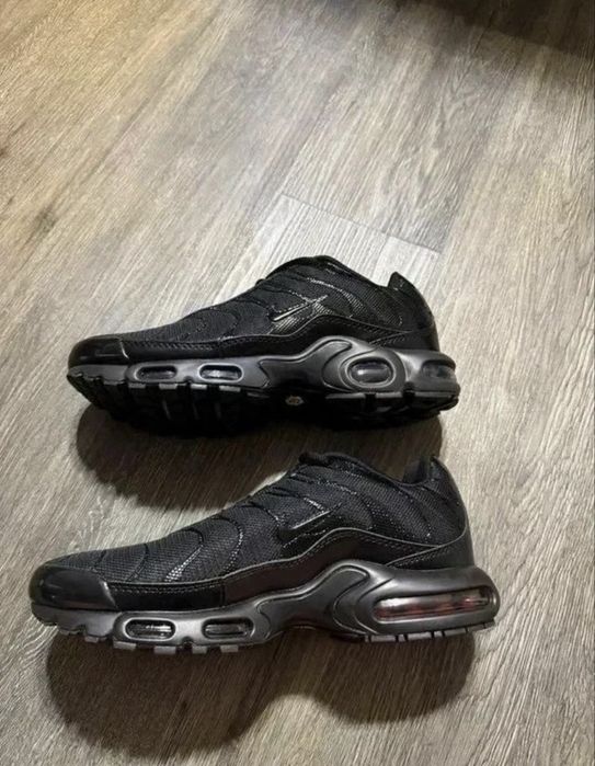 Nike Air Tn 42/43/44 noi/new