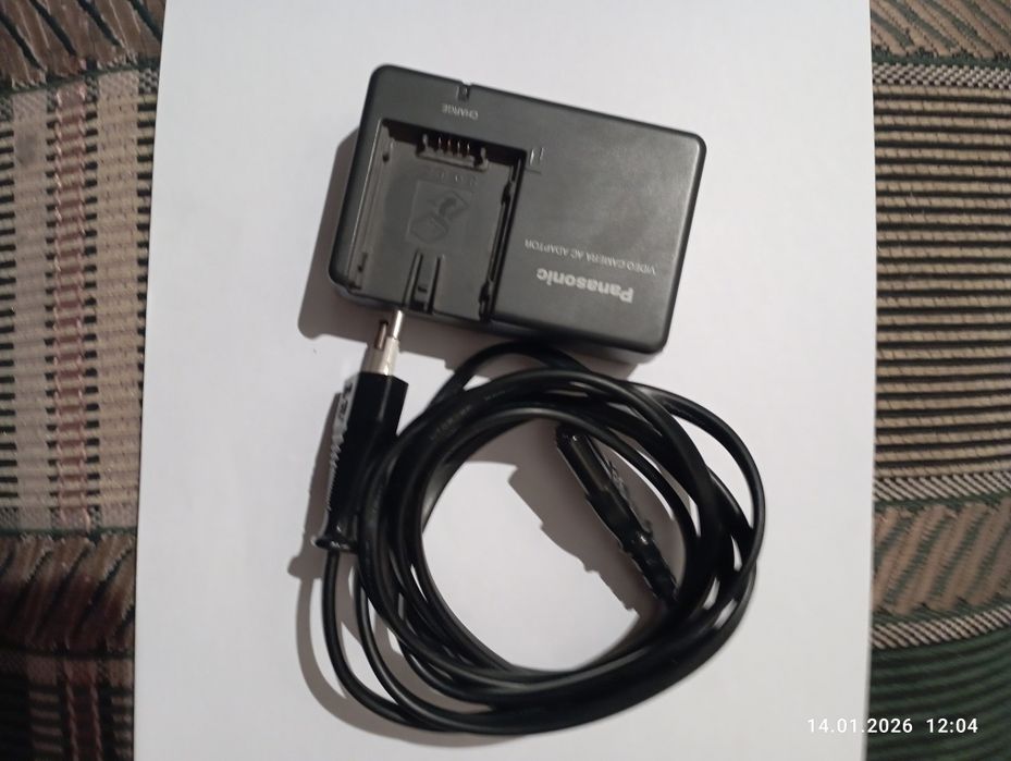 Продам видеокамеру на запчасти