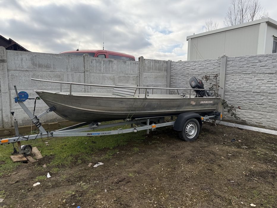 Barcă aluminiu cu motor 15 cp