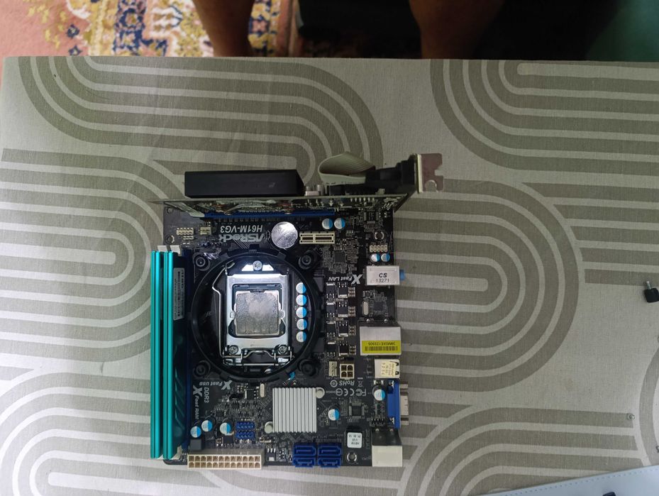 Комплект Дъно ASRock H61M-VG3+Intel i3-3240+8GB RAM GeIL