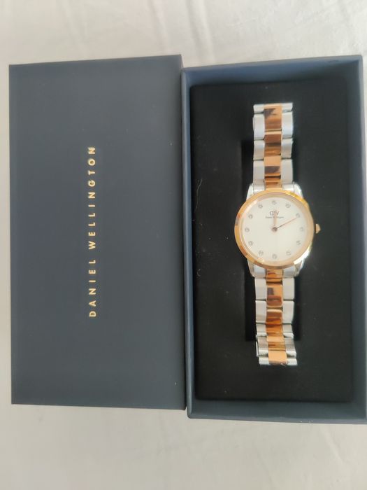 Продам часы женские