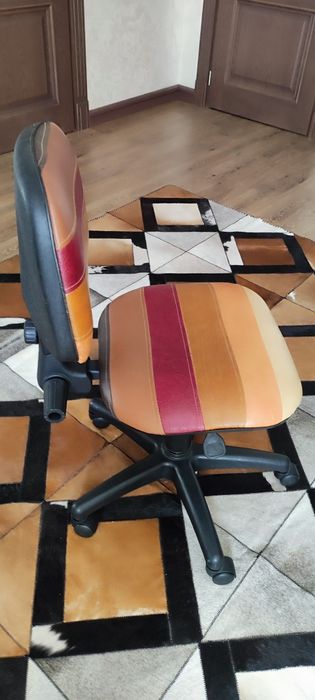Продам школьное кресло