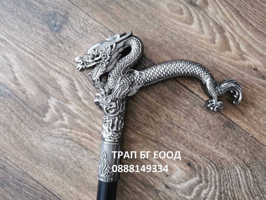 Метален Бастун със скрито острие, което не е заточено.