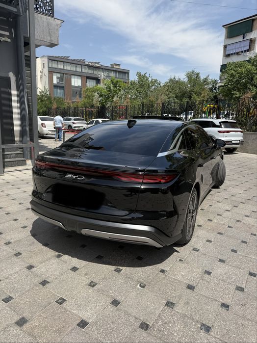 BYD Han L.