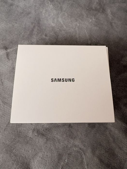 SSD extern Samsung T7 1TB – NOU, nefolosit, doar desfăcut pt poze