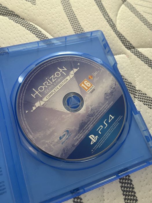 Продам диск Horizon Zero Dawn (PS4)