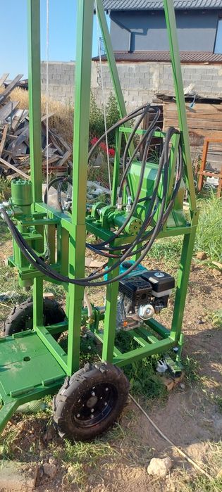 Instalație utilaj  foraj puțuri  fântâni foreză