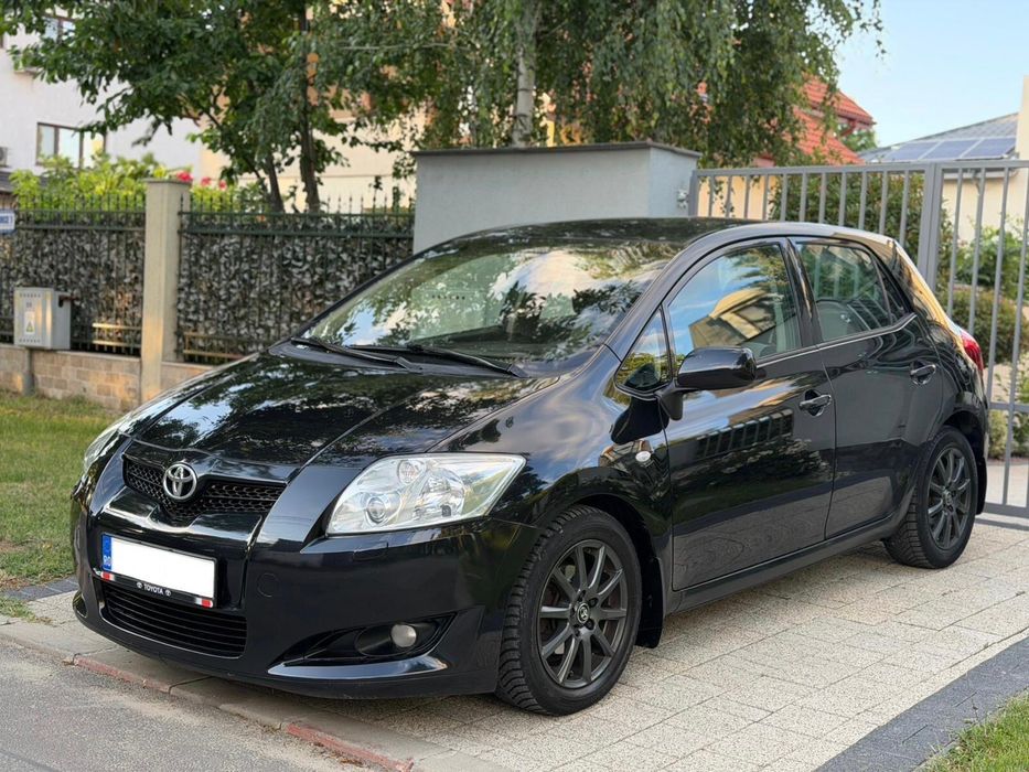 TOYOTA Auris