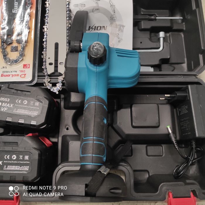 Mini drujba cu ungere și 2 lame ,2 lanțuri și 2 acumulatori de 88v