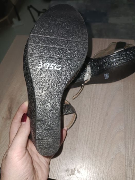 Босоножки женские