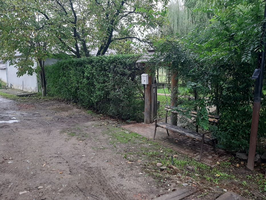 Vând casă la țară