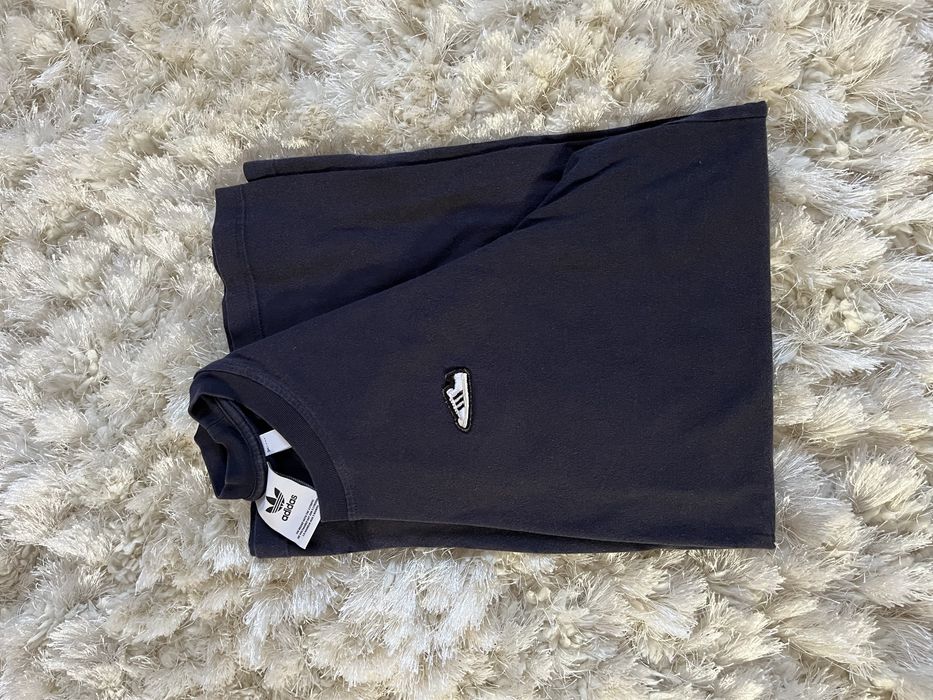 Tricou Adidas Shoe Logo Marimea M (nou)