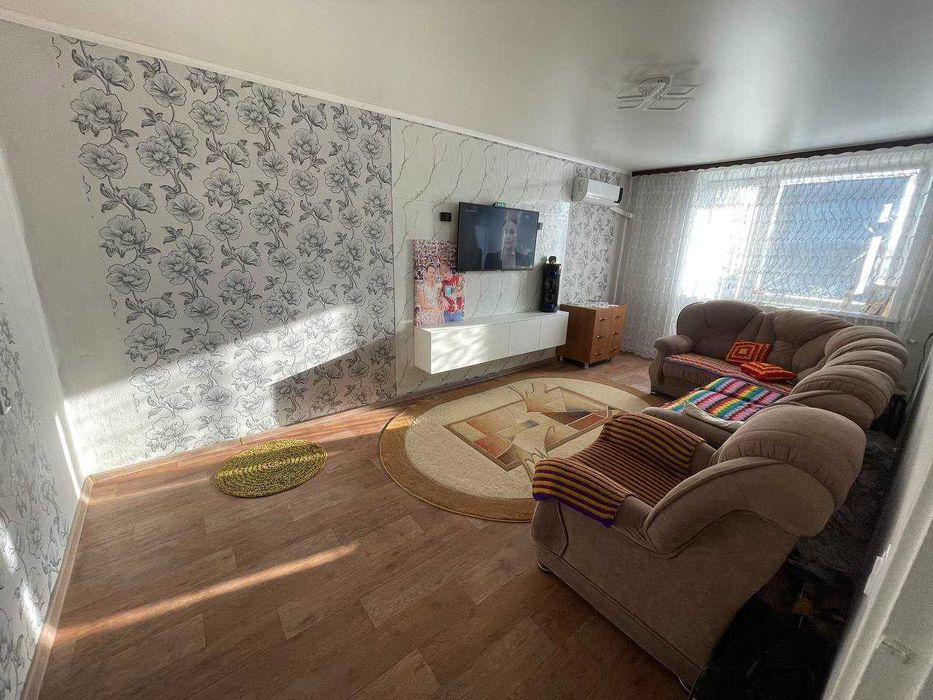 Продажа 2-комнатной квартиры 7 мкр