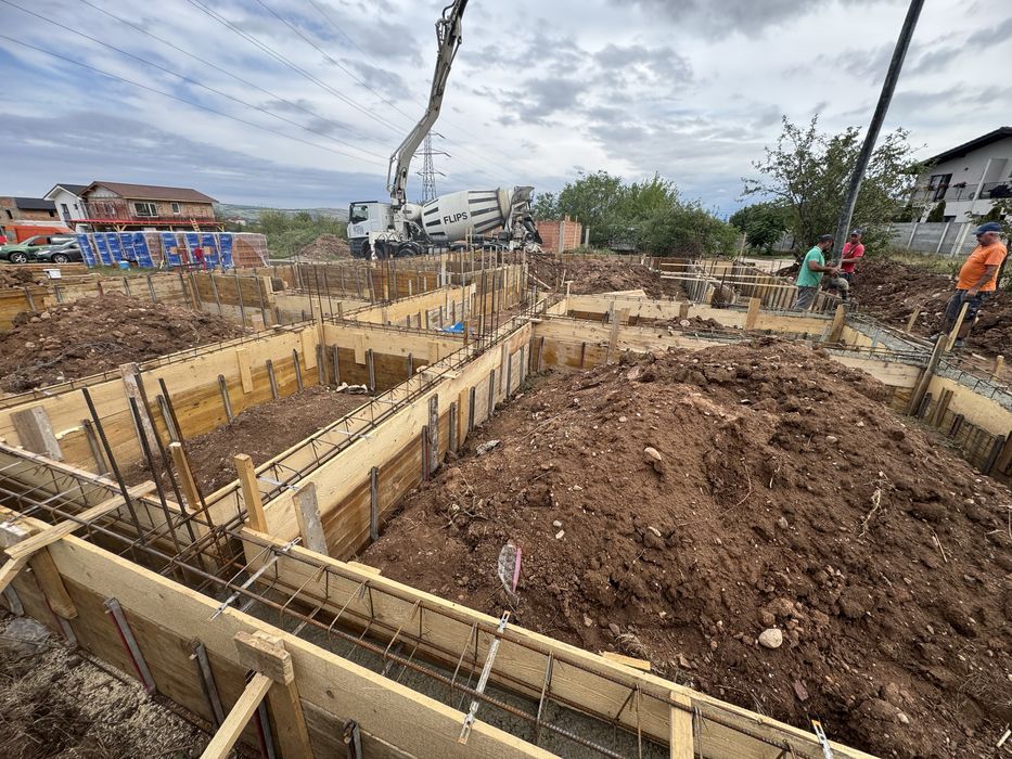 Constructii case la rosu sau la cheie si tot ce tine de constructii