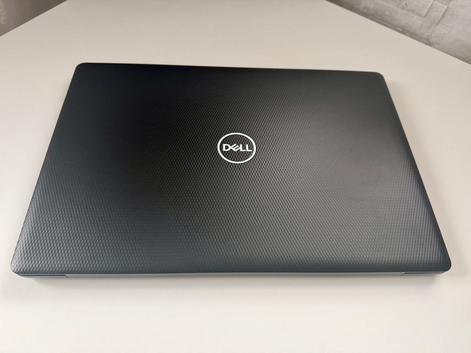 Laptop Dell Inspirion 3584, tastatura si mouse