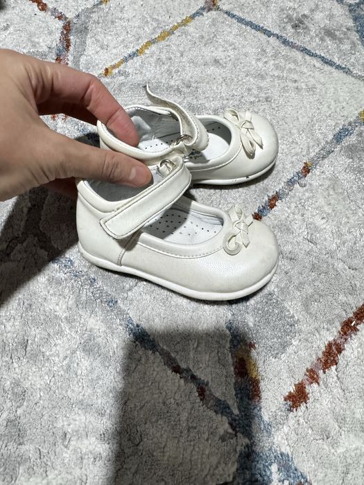 Продам сандали для девочки